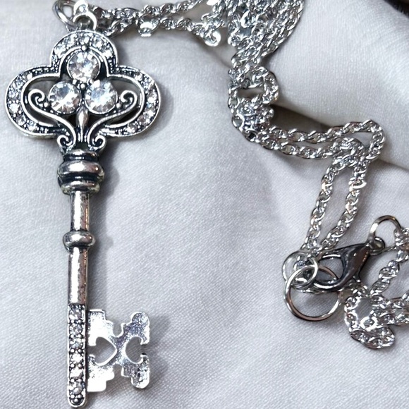 Key pendant charm necklace Key charm necklace Key pendant jewellery Rhinestones - Picture 13 of 17